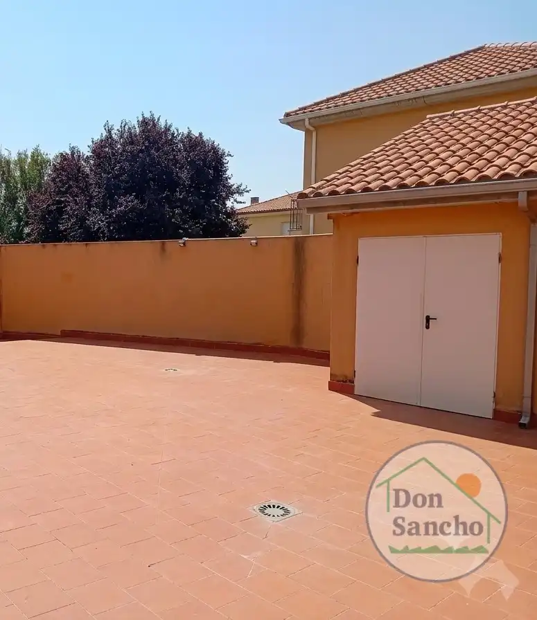 Terraza de Casa adosada en venta en Mucientes con Calefacción, Terraza y Balcón