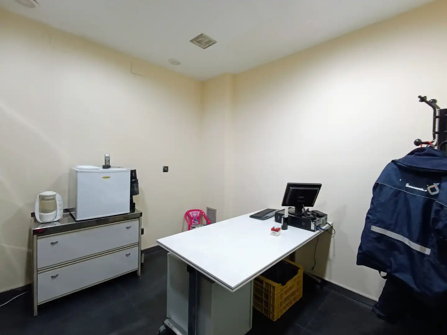 Local en venta en Alicante / Alacant con Aire acondicionado, Amueblado y Internet