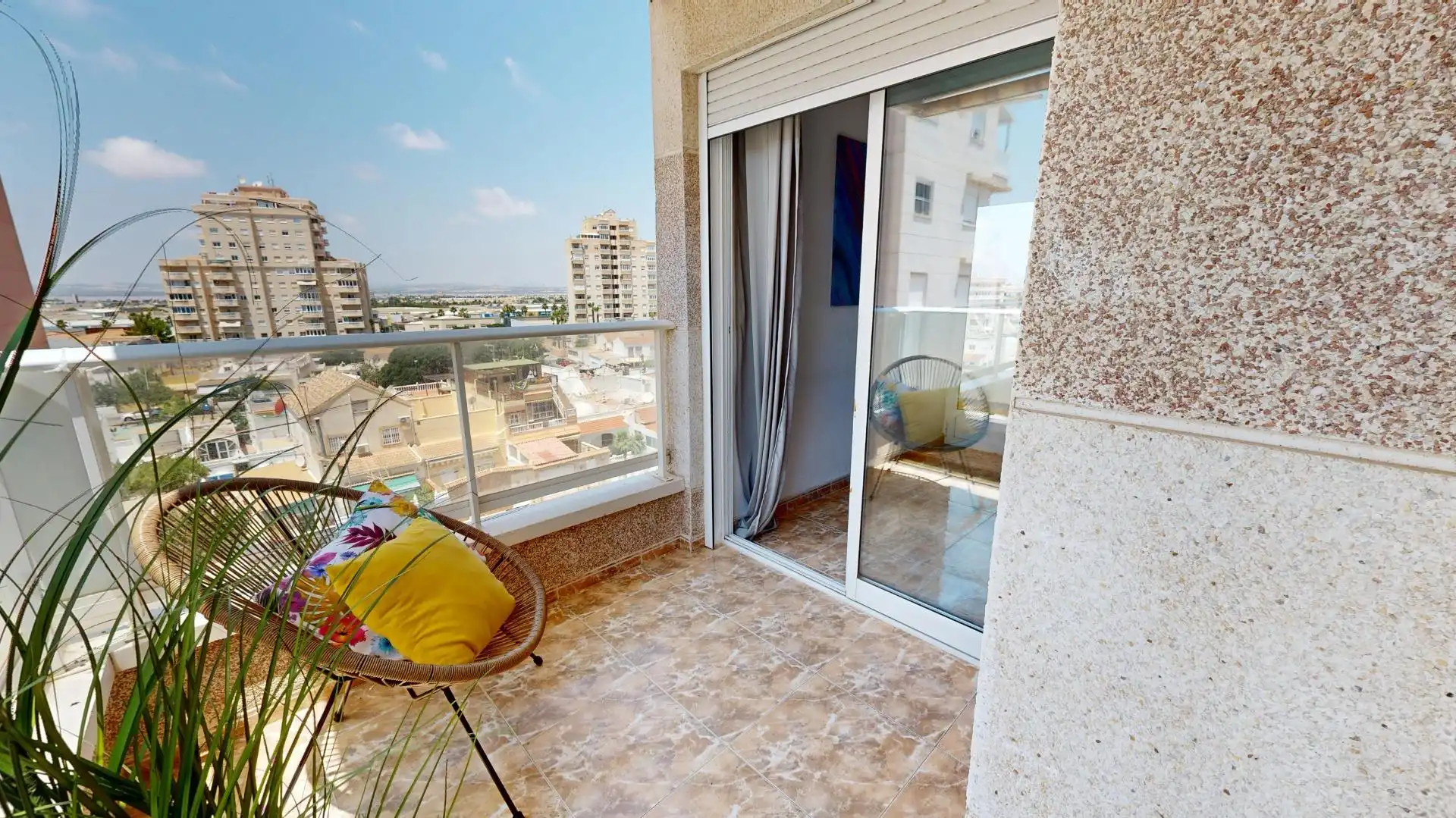 Terraza de Apartamento en venta en Torrevieja con Amueblado, Balcón y Piscina comunitaria