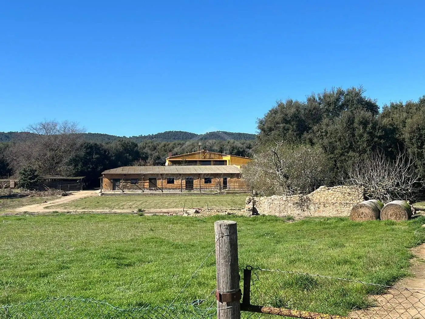 Vista exterior de Finca rústica en venda en Palafrugell amb Aire condicionat, Calefacció i Jardí privat
