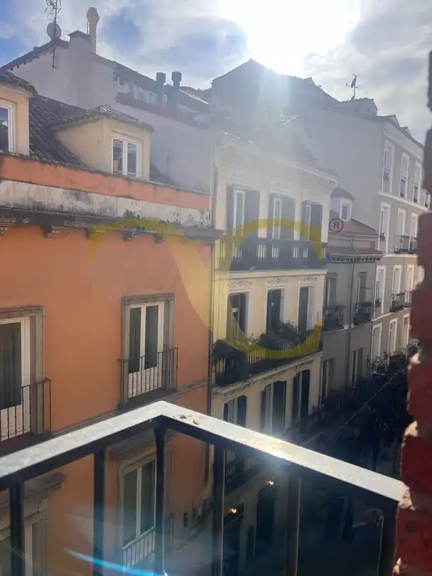 Flat for rent in Cortes - Huertas