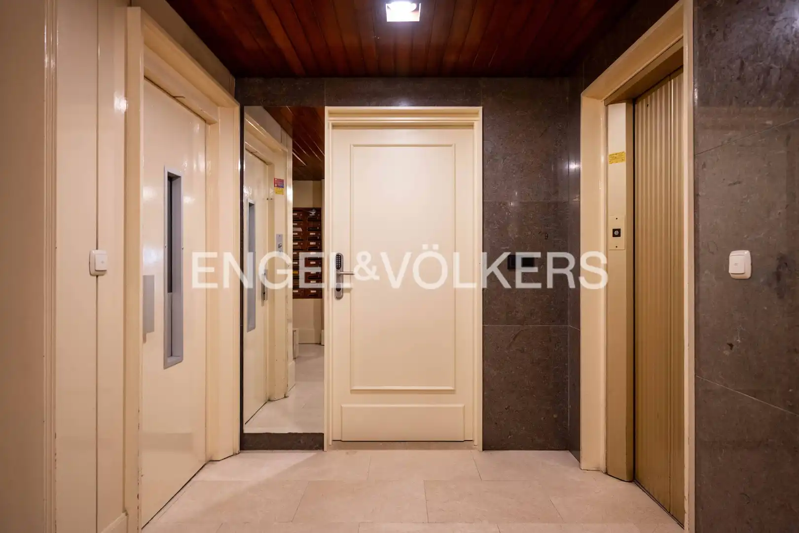 Piso en venta en Donostia - San Sebastián  con Calefacción, Parquet y Terraza
