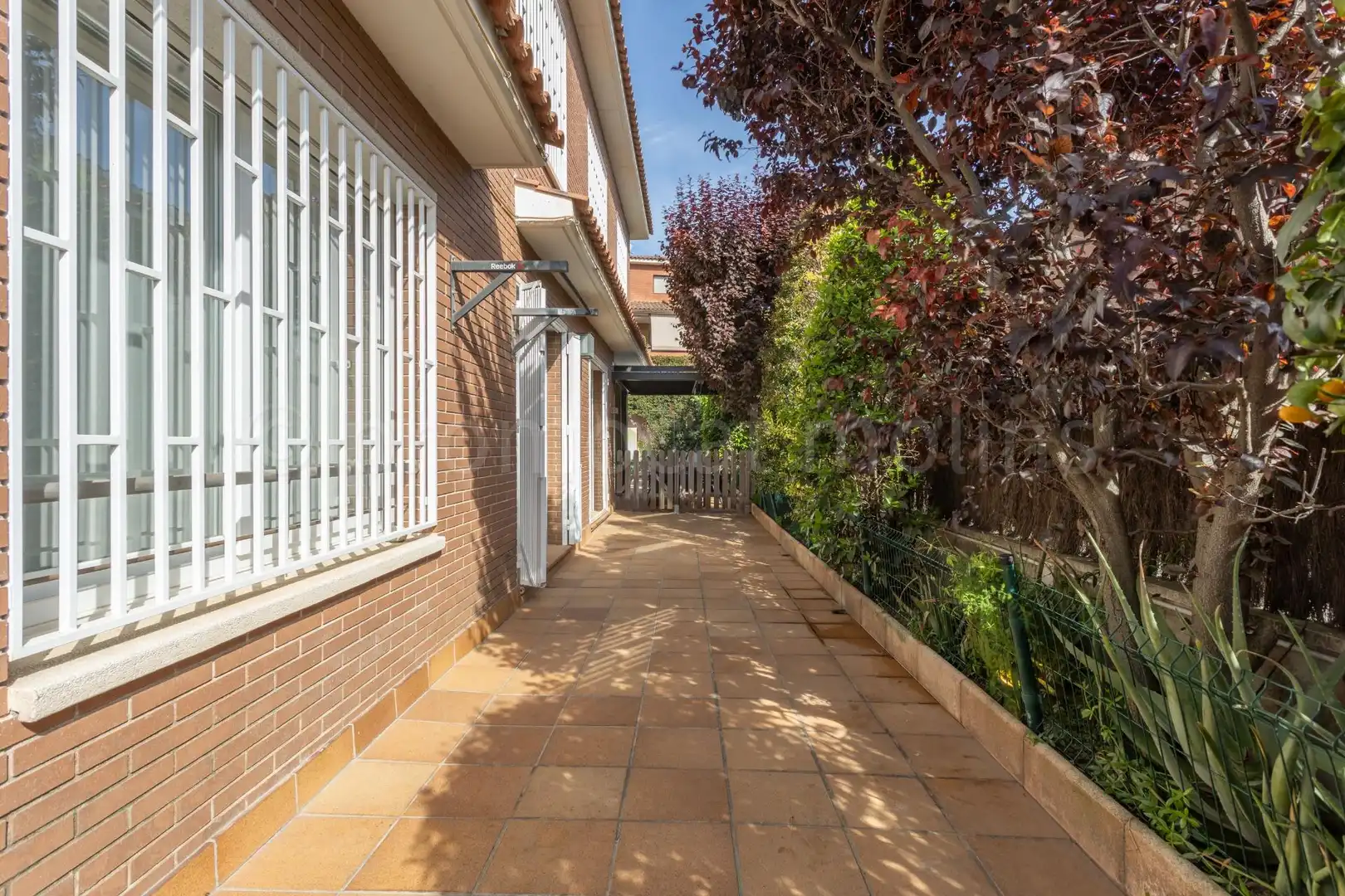 Vista exterior de Casa o xalet en venda en El Papiol amb Aire condicionat, Calefacció i Jardí privat