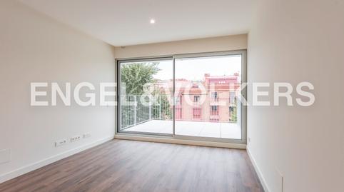 Foto 2 de Àtic de lloguer a Calle de Carmen Cobeña, Acacias, Madrid