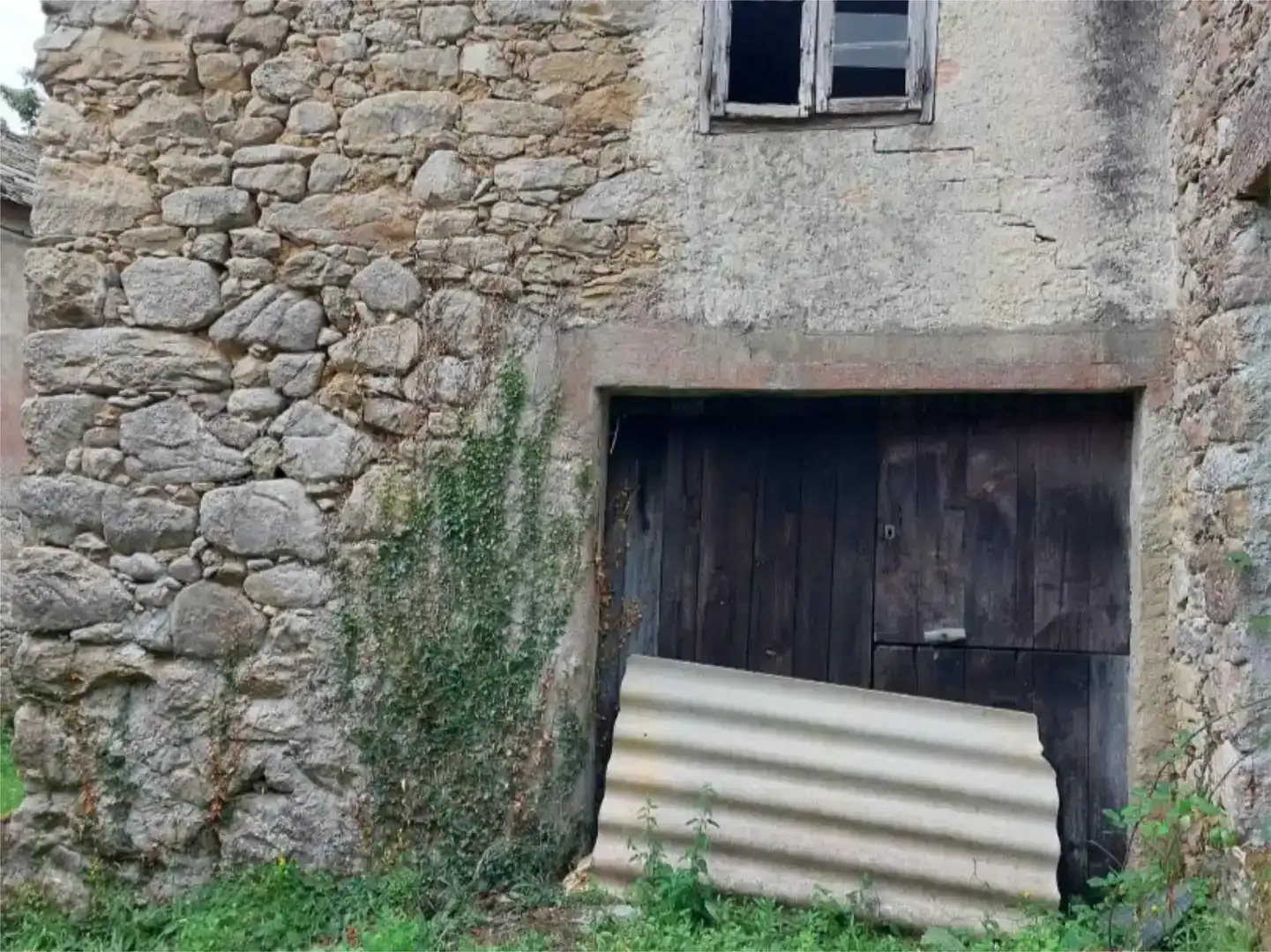 Außenansicht von Country house zum Verkauf in Ourol