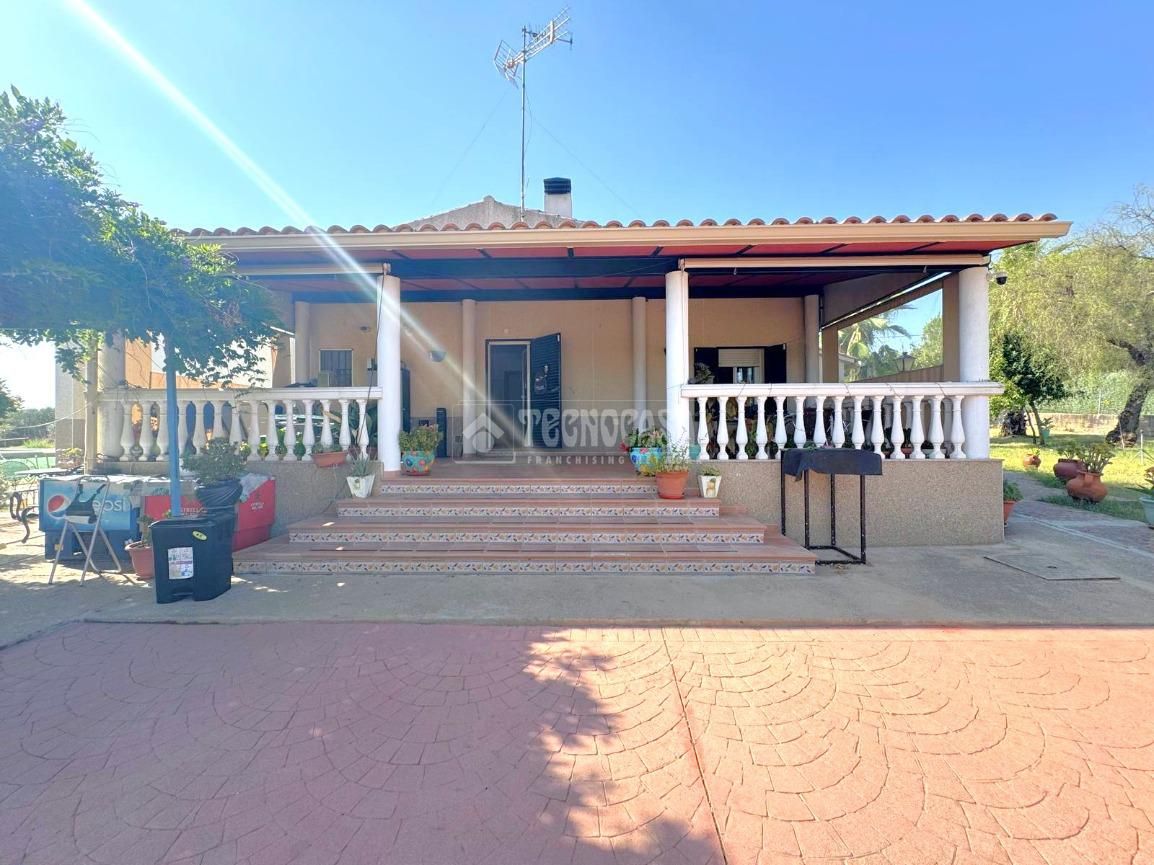 Vista exterior de Finca rústica en venda en Badajoz Capital amb Aire condicionat i Terrassa