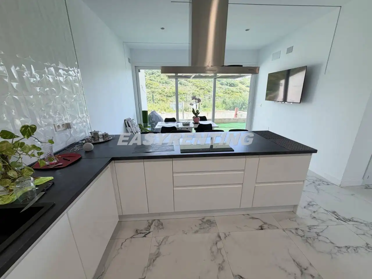 Kitchen of Houses for sale in La Línea de la Concepción  with Air Conditioner, Private garden and Terrace