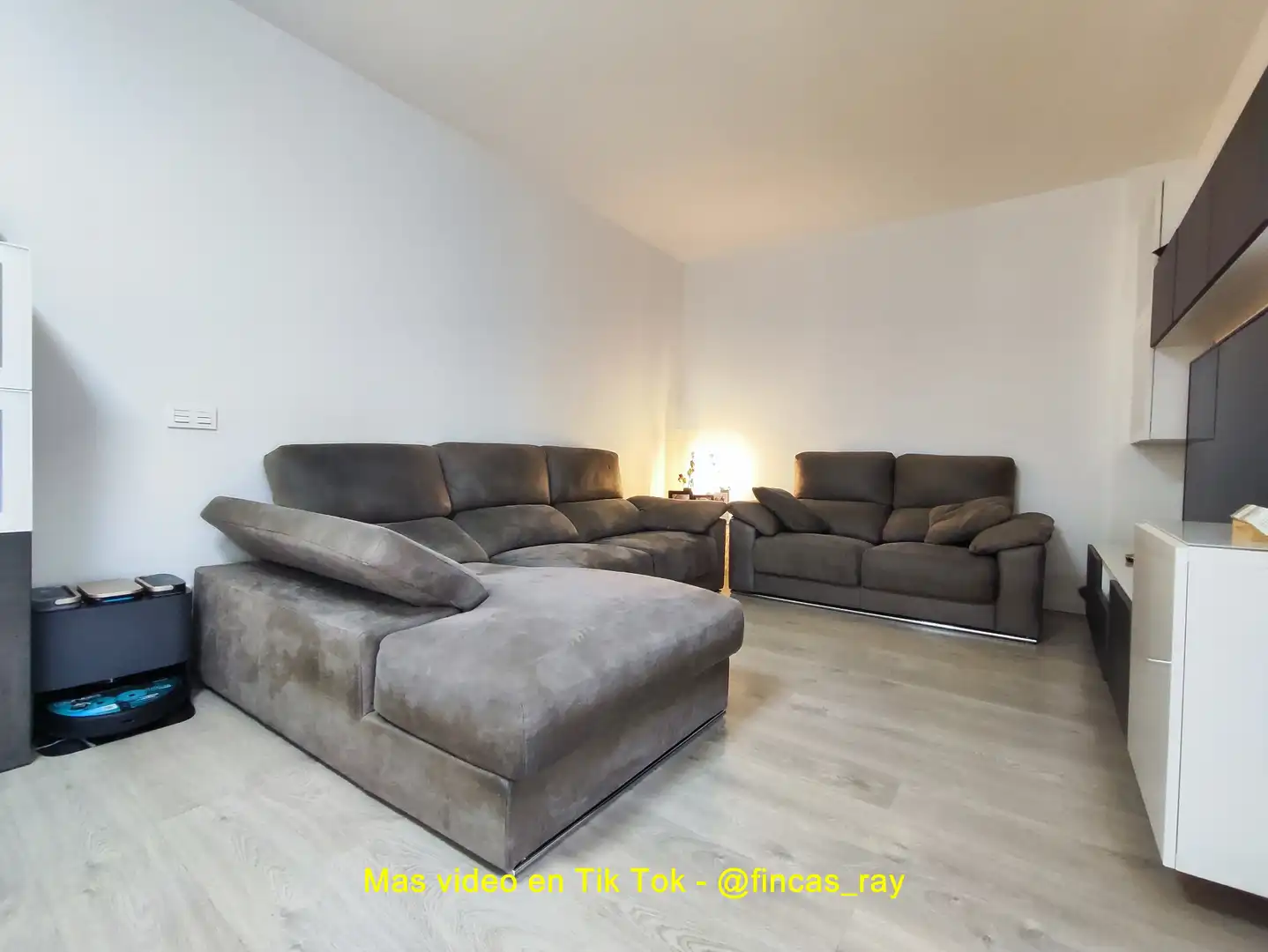 Sala de estar de Piso en venta en Ripollet con Aire acondicionado, Calefacción y Parquet