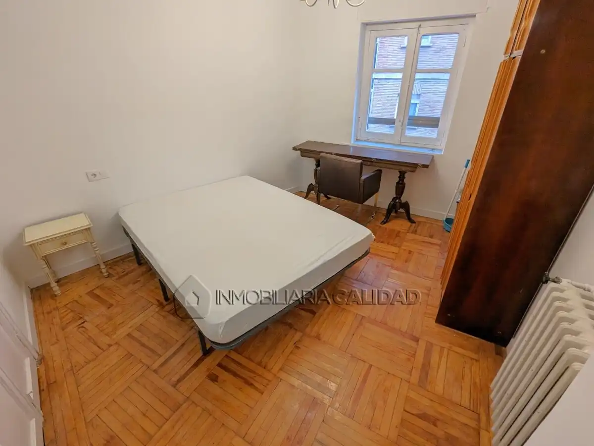 Habitación de Piso de alquiler en Burgos con Calefacción y Amueblado