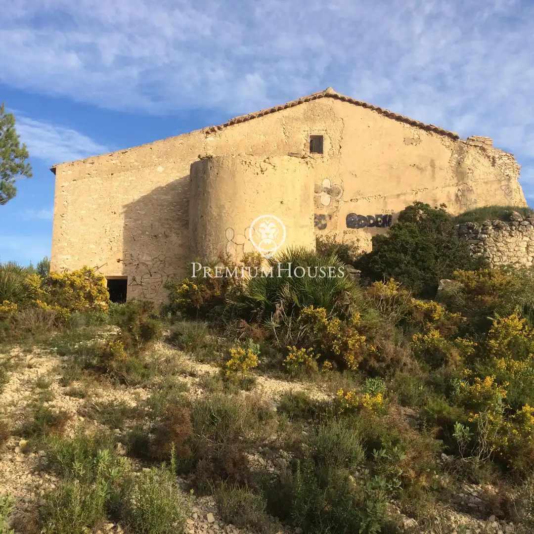 Casa rustica con terrazza in vendita a Castellet i la Gornal