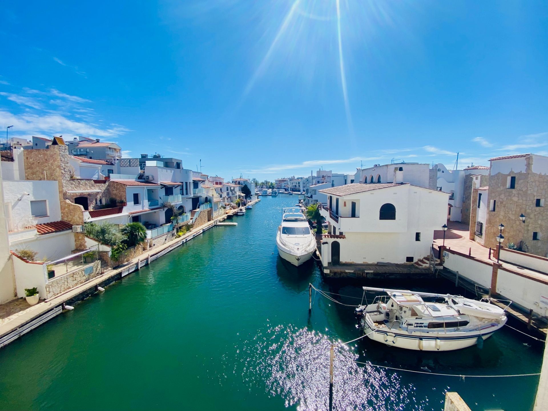 Vista exterior de Apartament en venda en Empuriabrava amb Aire condicionat, Calefacció i Terrassa