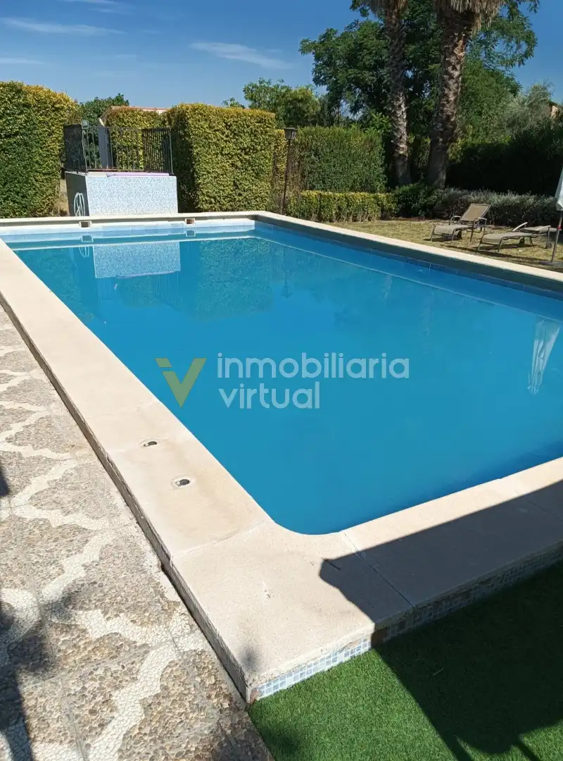 Chalet con piscina en venta en Camino de la Torca