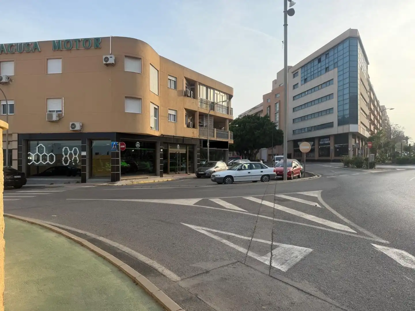 Vista exterior de Local de lloguer en Vícar