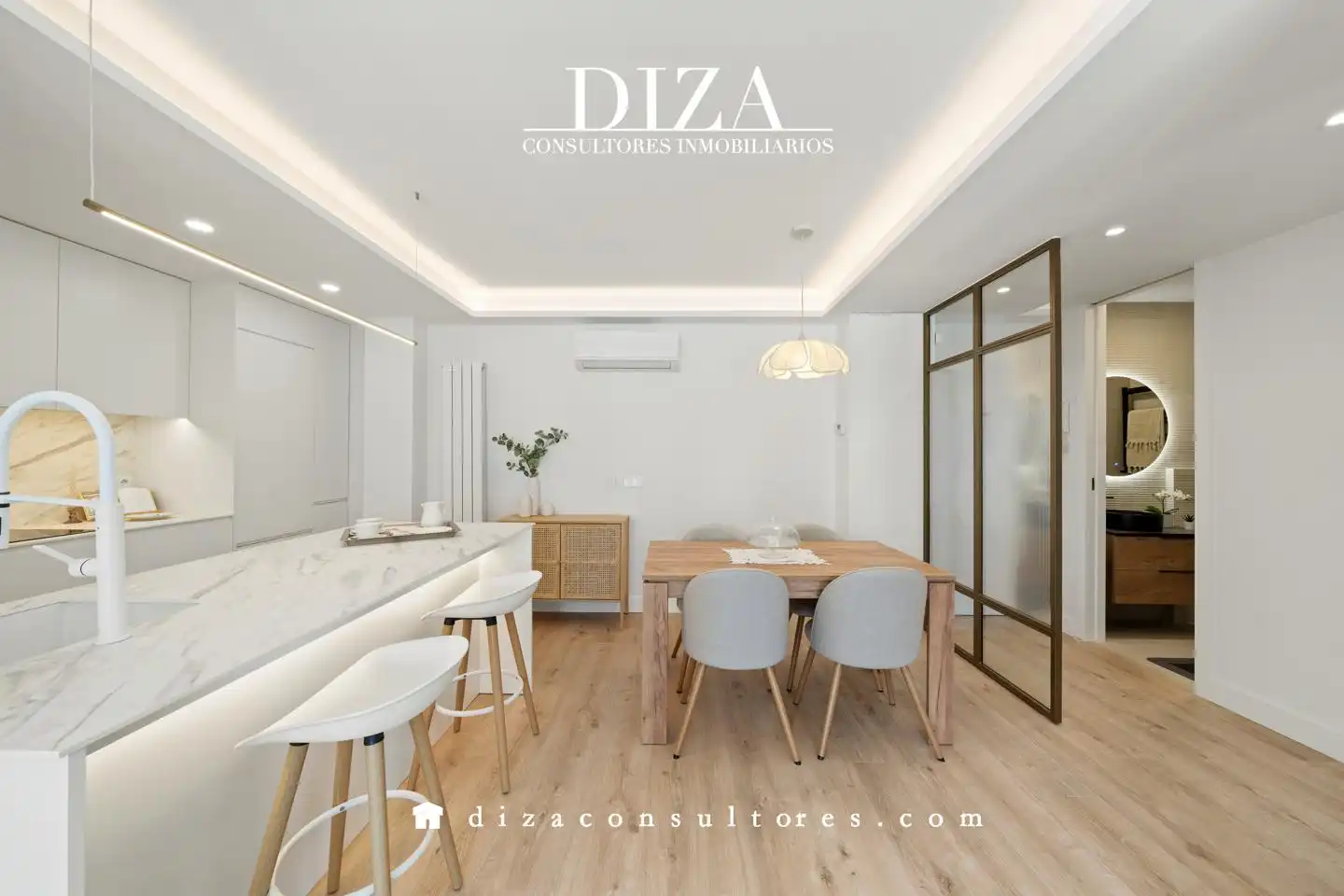 Dining room of Flat for rent in Madrid  with Air Conditioner, Heating and Furnished