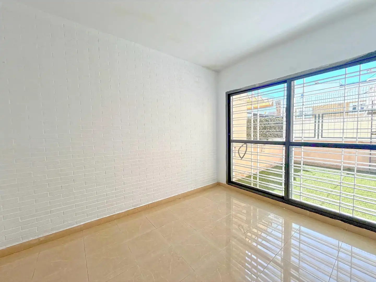 Dormitori de Casa adosada en venda en Mairena del Aljarafe amb Aire condicionat, Calefacció i Traster