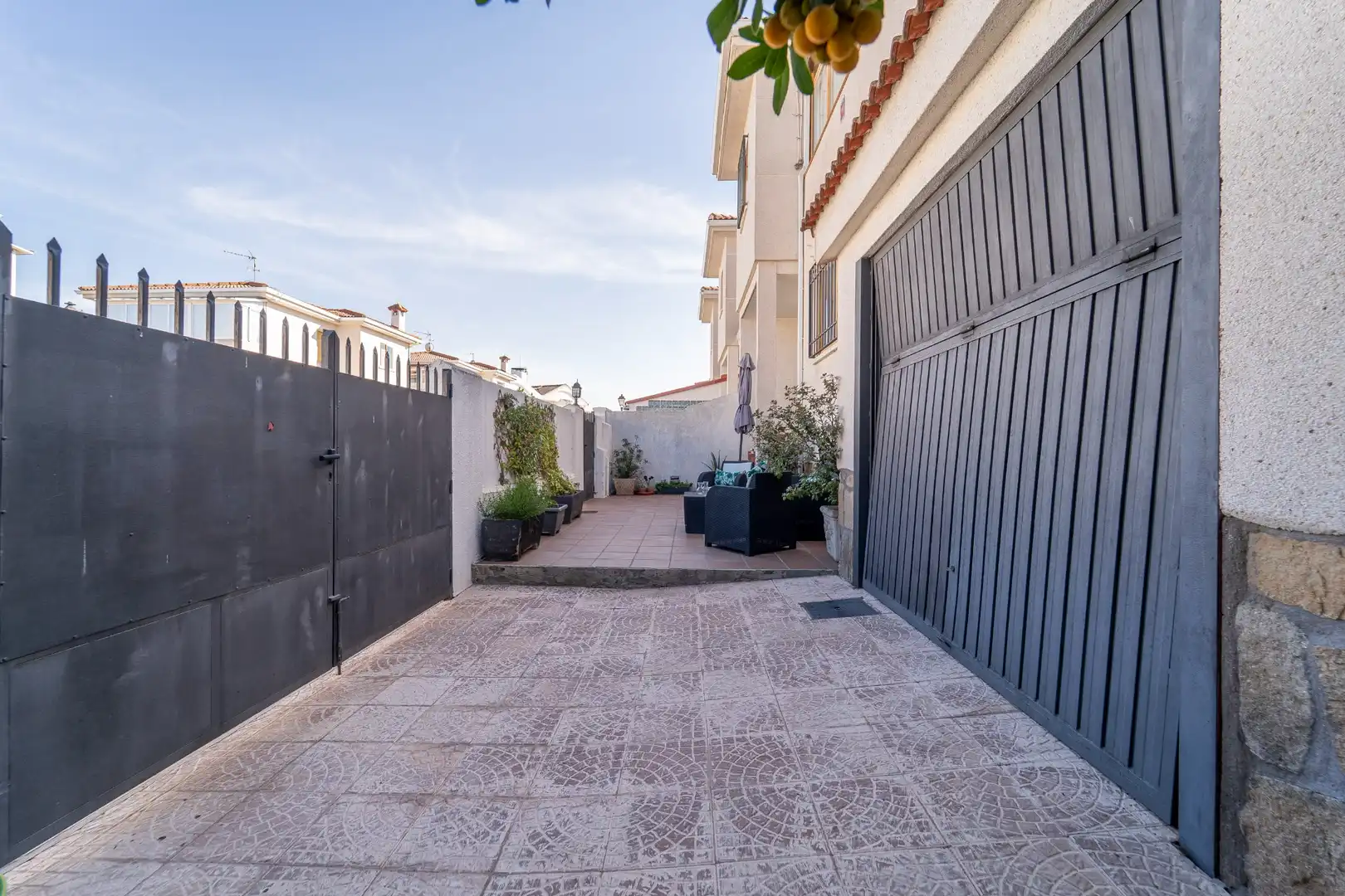 Casa aparellada amb piscina en venda a Calle del Enebro 26, imagen 6