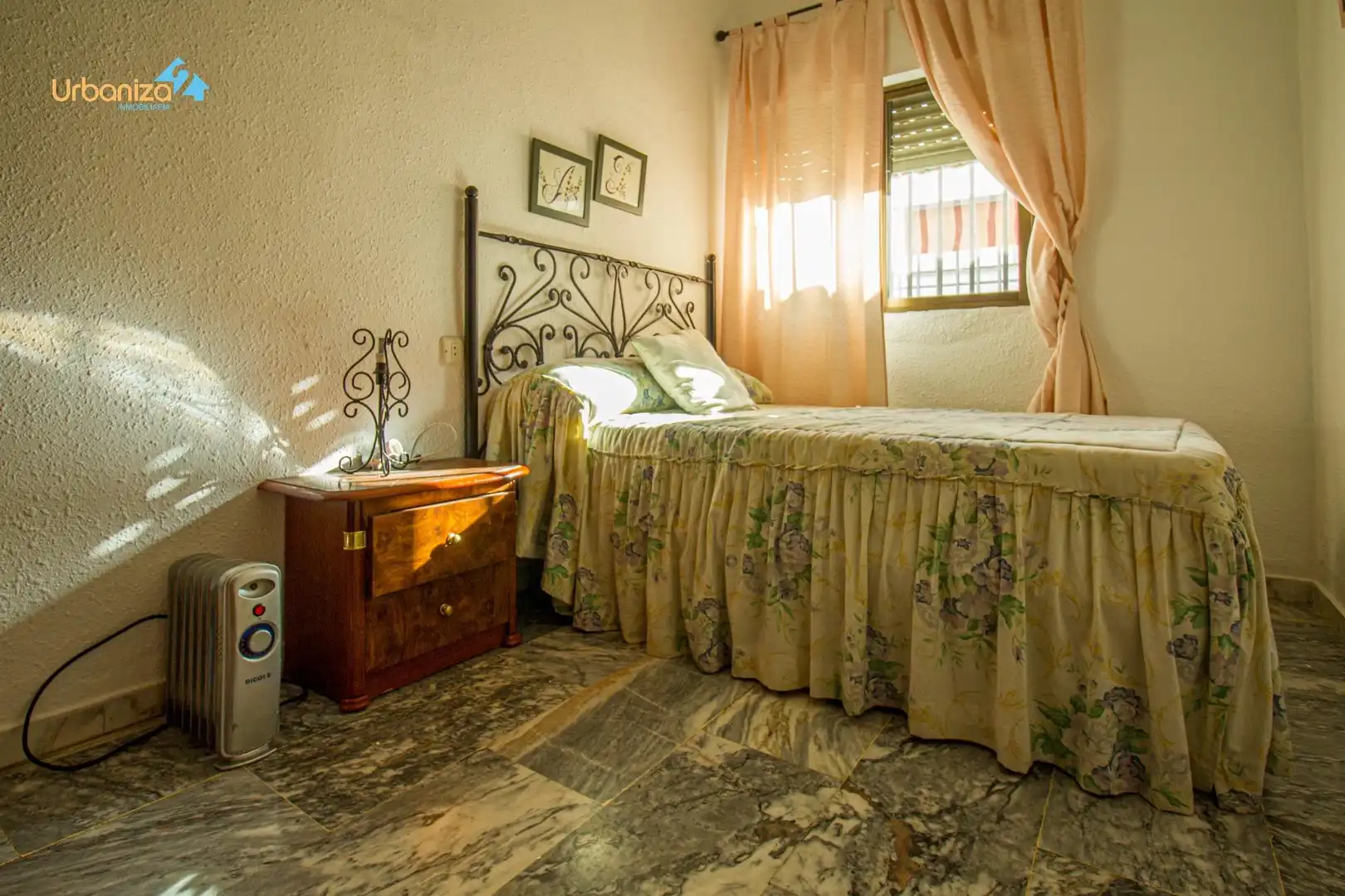 Schlafzimmer von Haus oder Chalet zum Verkauf in Badajoz mit Privatgarten, Terrasse und Abstellraum