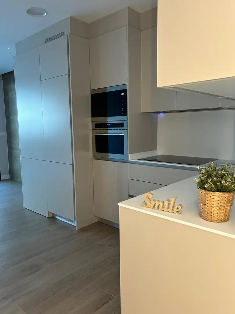 Küche von Wohnung zur Miete in  Pamplona / Iruña mit Klimaanlage, Heizung und Terrasse