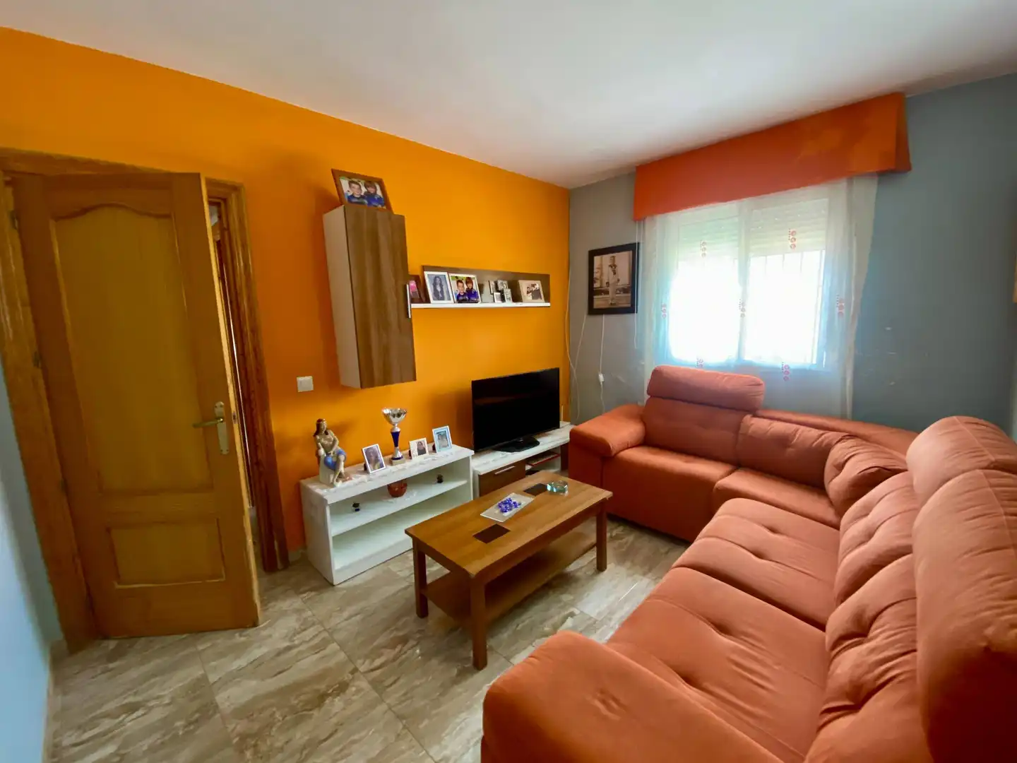 Sala d'estar de Casa o xalet en venda en Cartagena amb Aire condicionat, Calefacció i Jardí privat