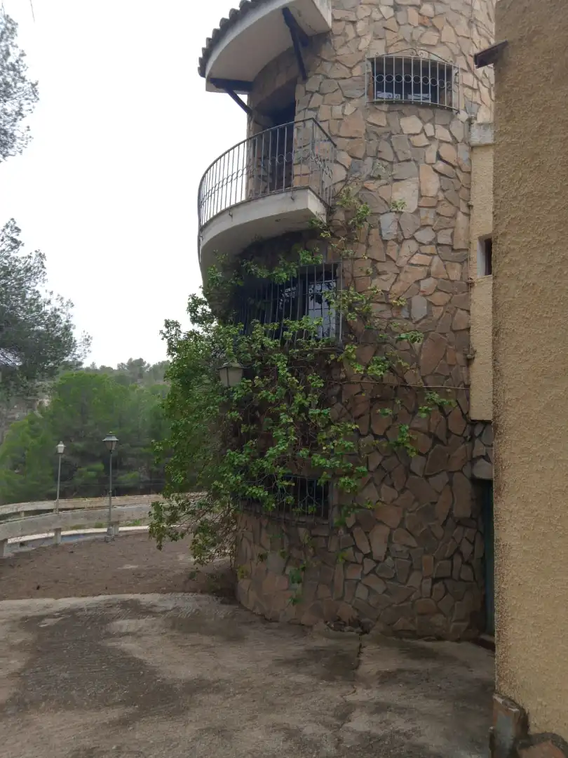 Vista exterior de Casa o xalet en venda en Tibi amb Calefacció, Jardí privat i Terrassa