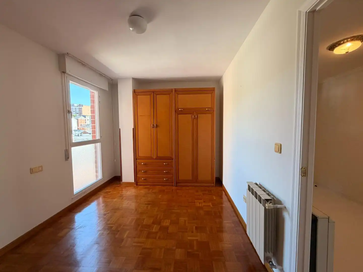 Schlafzimmer von Wohnungen zum Verkauf in Ponferrada mit Heizung und Abstellraum