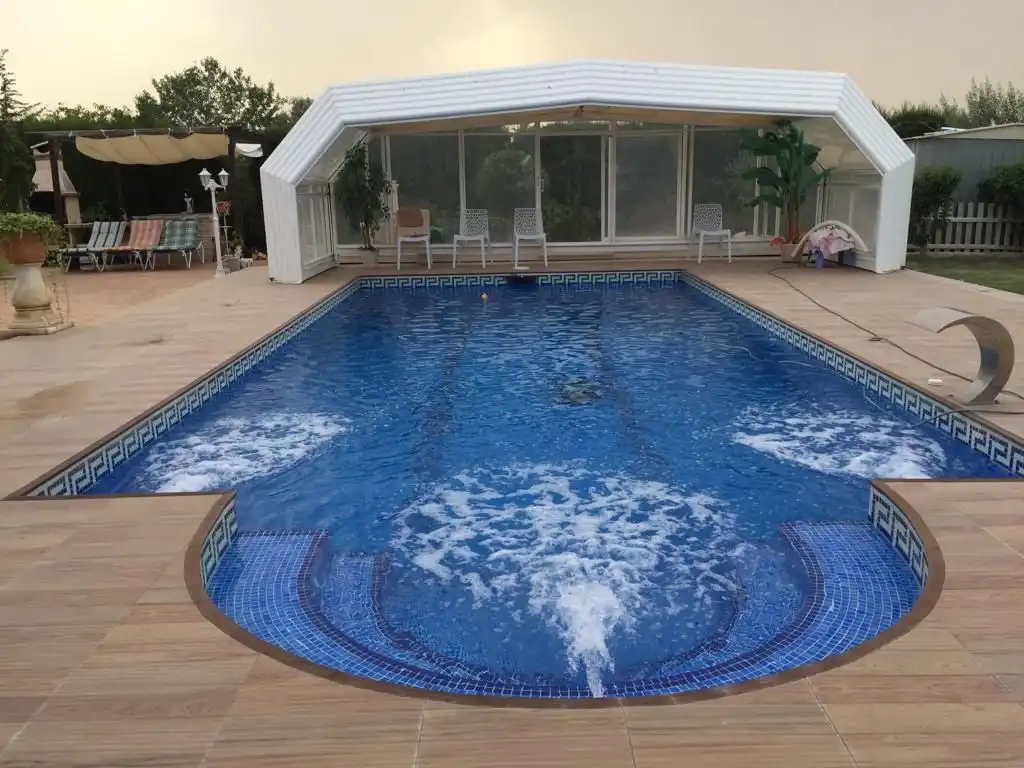 Piscina de Casa o xalet en venda en Colmenar de Oreja amb Aire condicionat, Calefacció i Jardí privat
