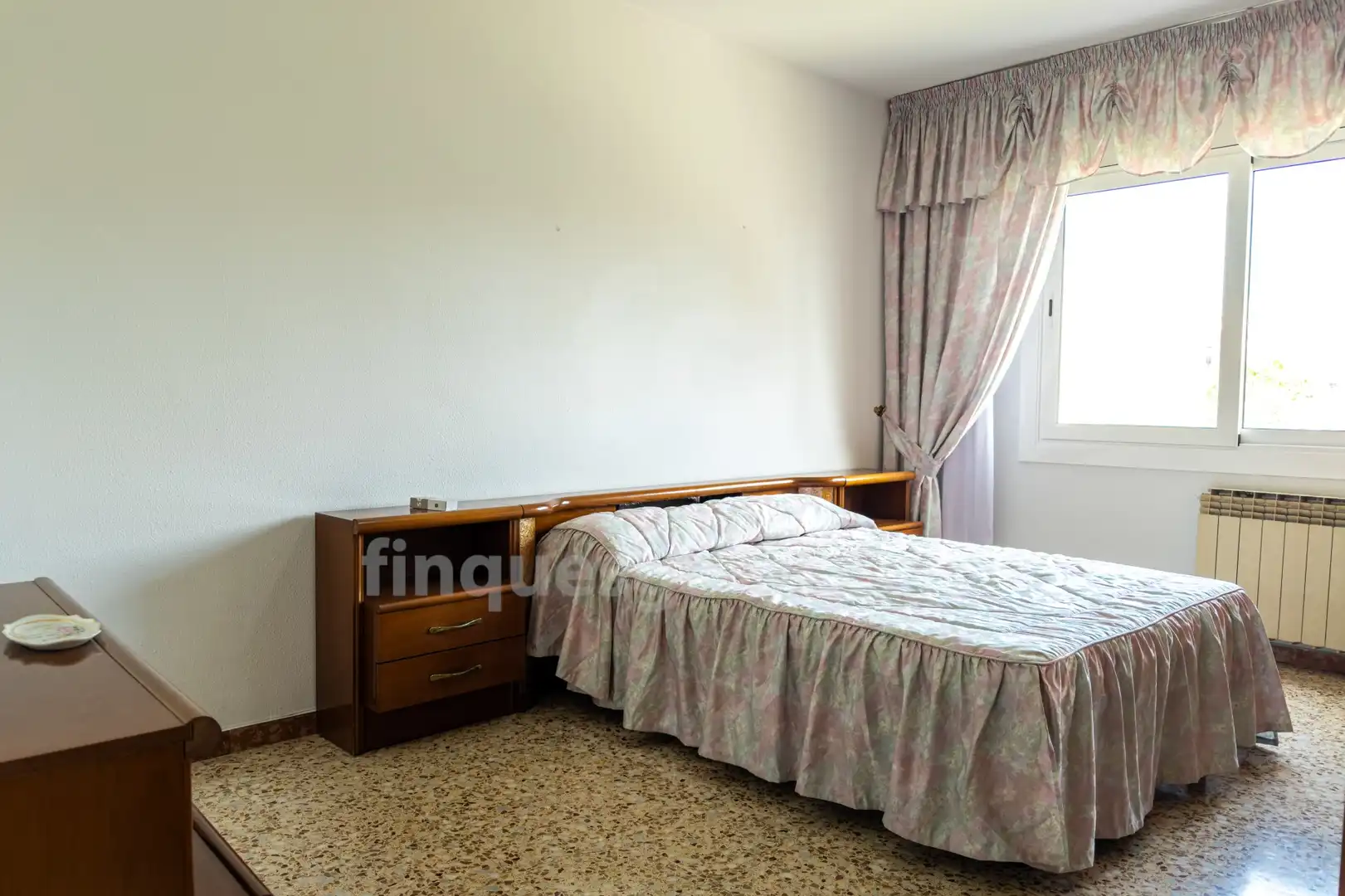 Habitación de Piso en venta en L'Hospitalet de Llobregat con Calefacción y Balcón