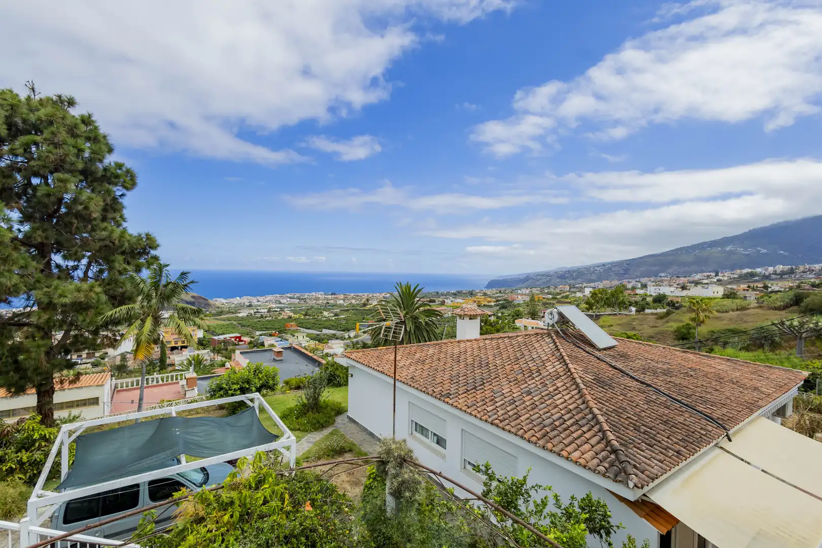 Vista exterior de Casa o chalet en venta en La Orotava con Jardín privado, Terraza y Trastero
