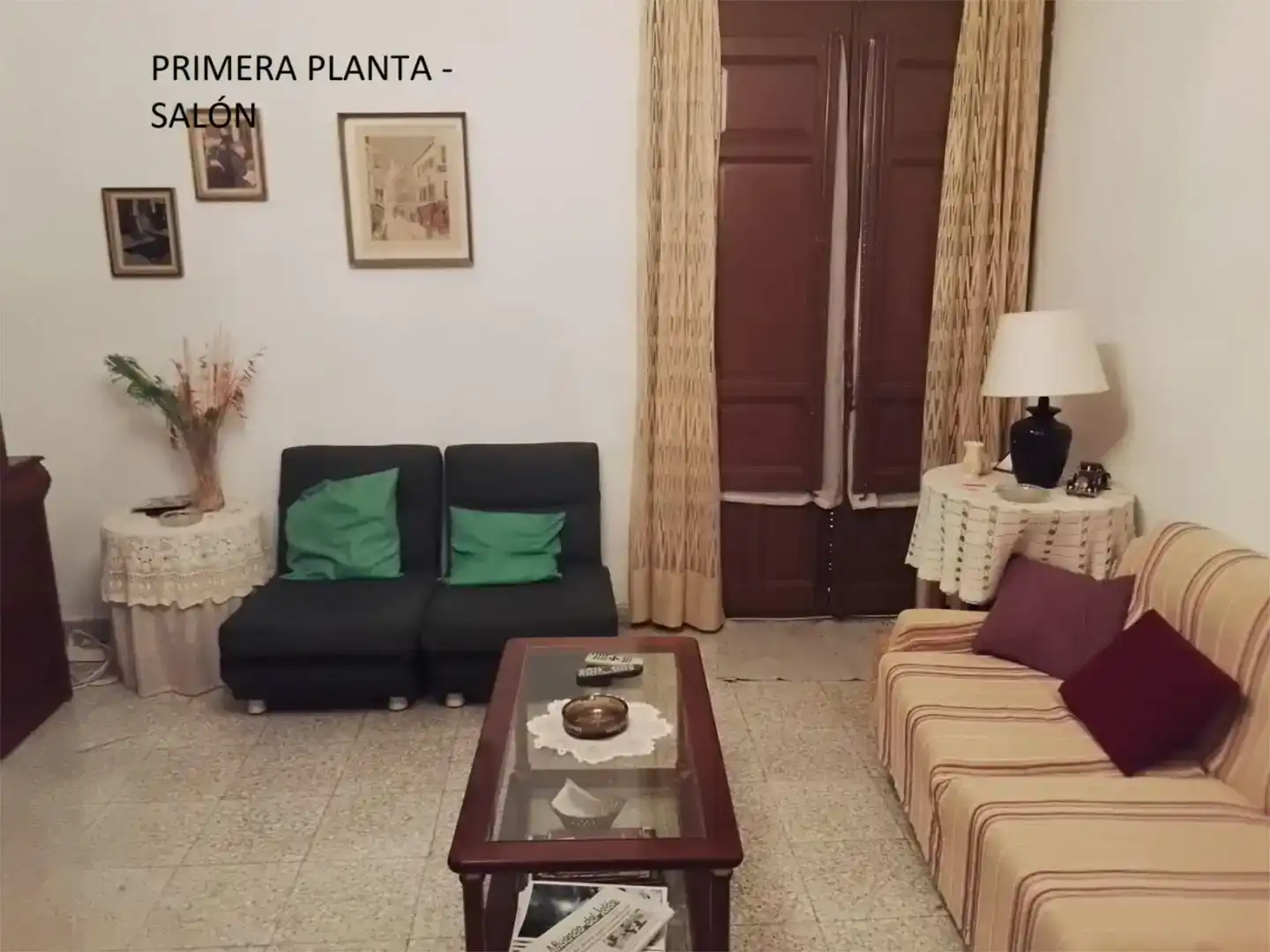 Sala d'estar de Casa adosada en venda en Carenas amb Aire condicionat, Moblat i Balcó