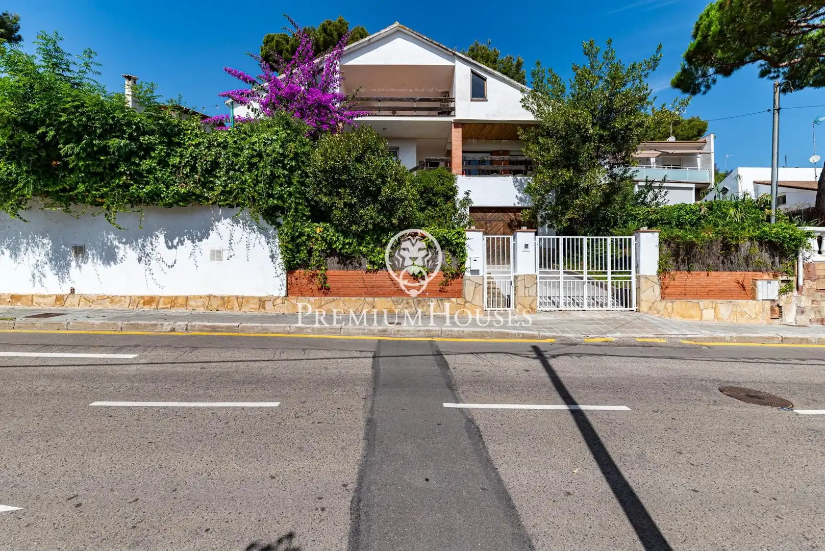 Exterior view of Houses for sale in Castelldefels  with Heating, Private garden and Terrace