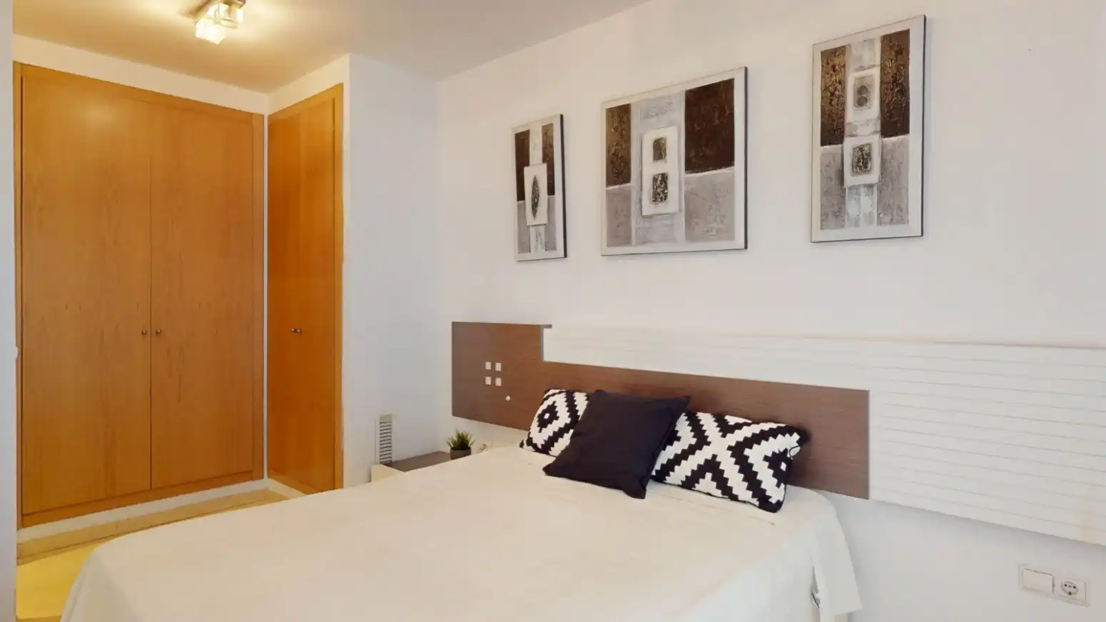 Habitación de Piso en venta en Valencia con Calefacción, Terraza y Trastero