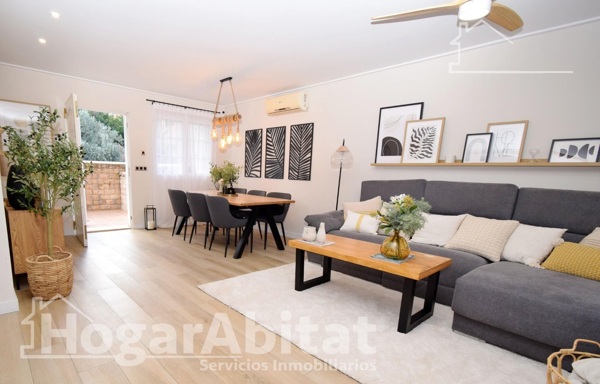 Living room of Flat for sale in Chiva  with Air Conditioner, Terrace and Storage room