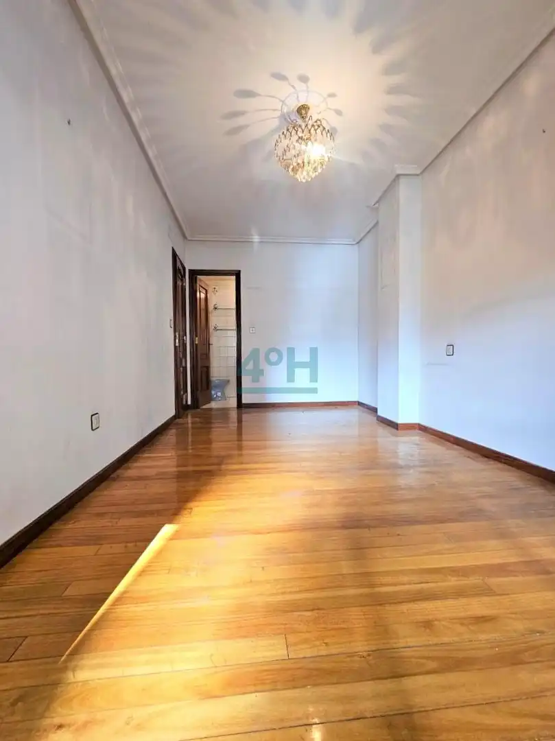 Bedroom of Flat for sale in Ourense Capital   with Heating, Parquet flooring and Terrace
