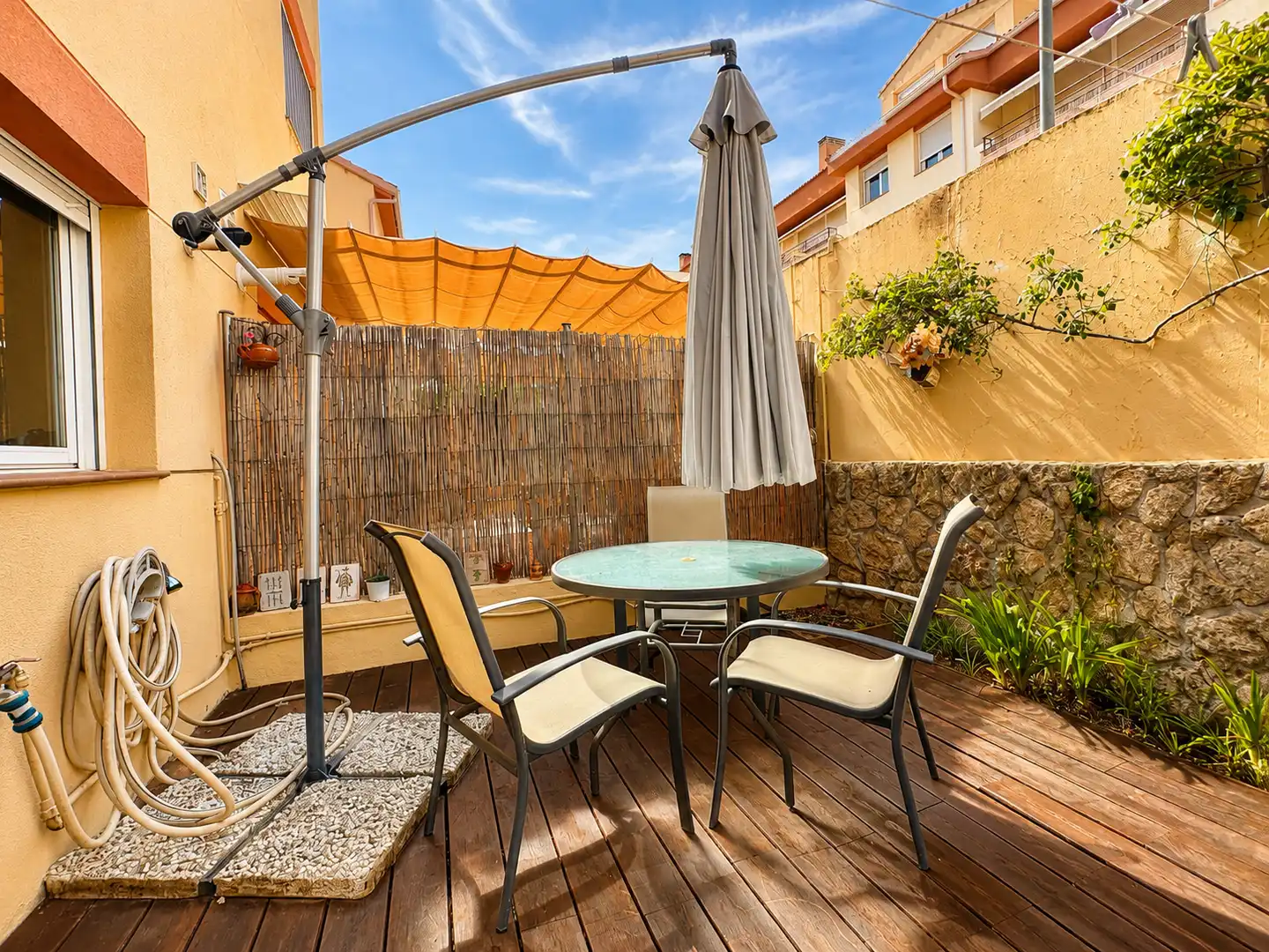 Terrasse von Einfamilien-Reihenhaus zum Verkauf in Torrelodones mit Gemeinschaftspool