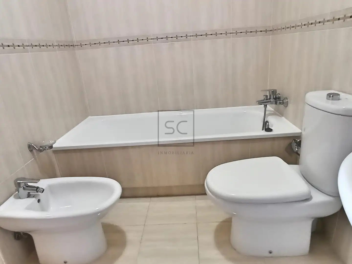 Baño de Piso en venta en Narón con Calefacción y Trastero