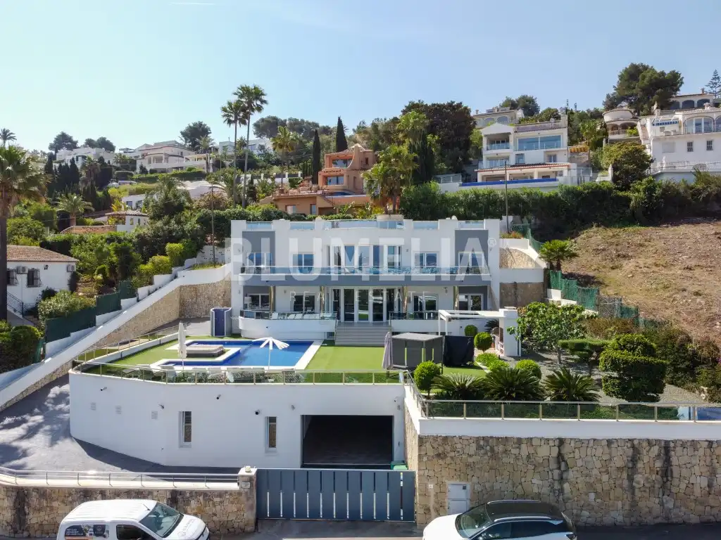 Vista exterior de Casa o xalet en venda en Jávea / Xàbia amb Aire condicionat, Calefacció i Jardí privat