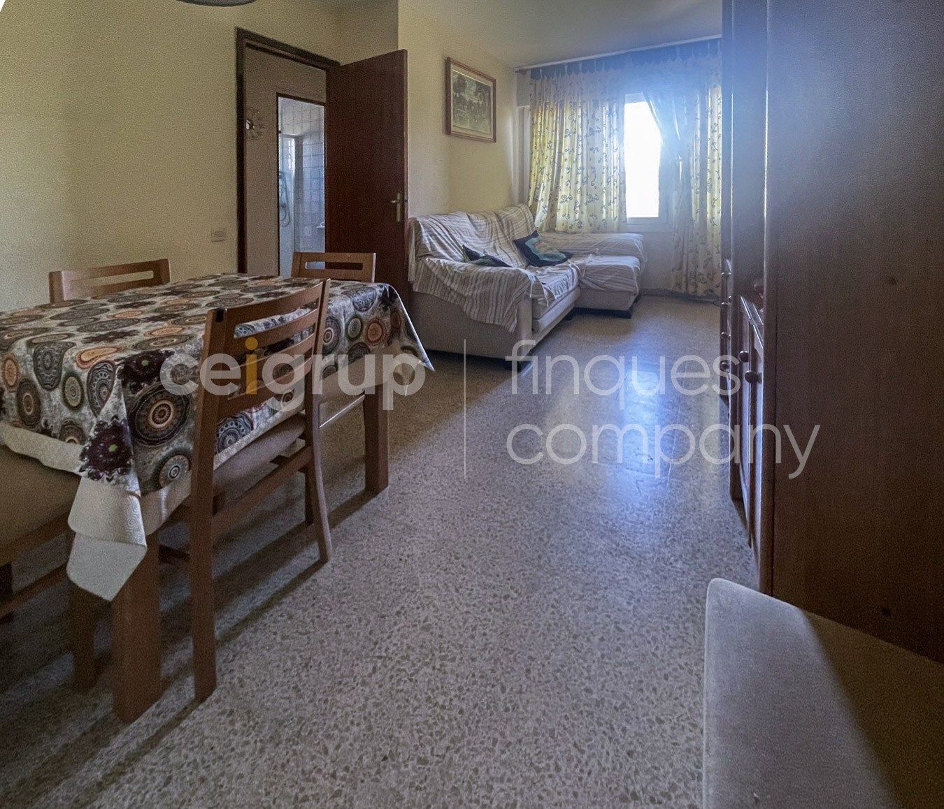 Living room of Flat for sale in Girona Capital  with Heating and Furnished
