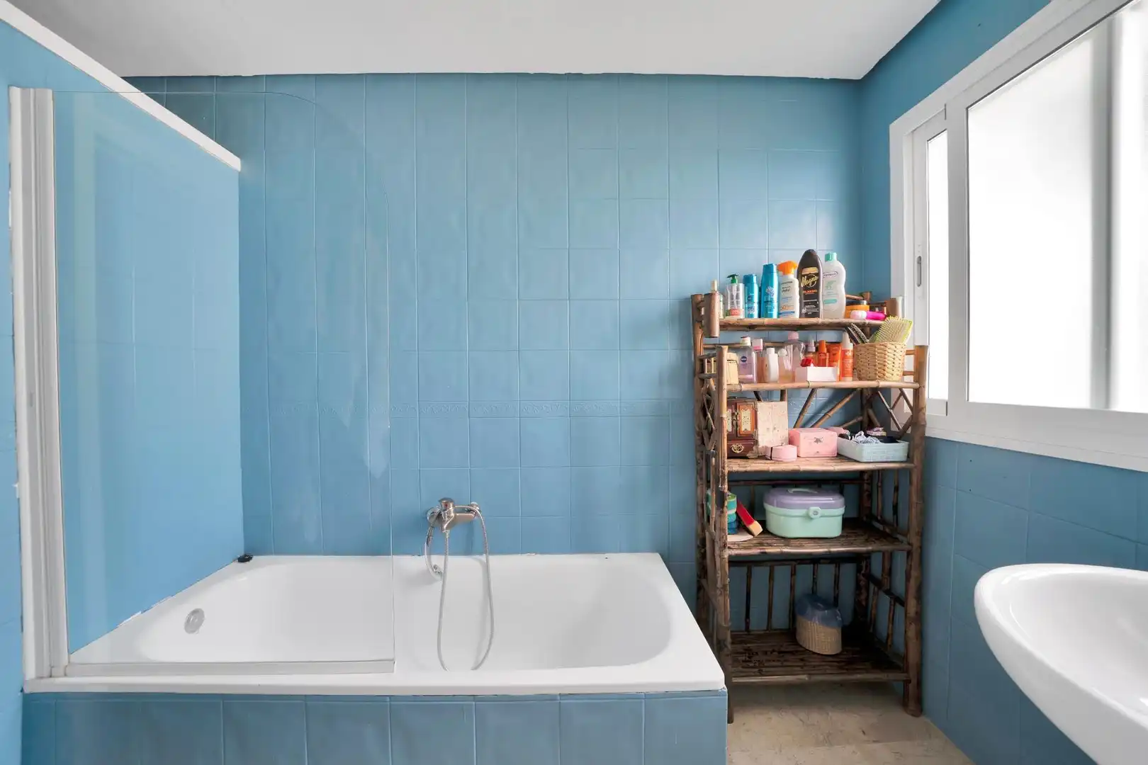 Baño de Casa adosada en venta en Marbella con Aire acondicionado, Terraza y Trastero