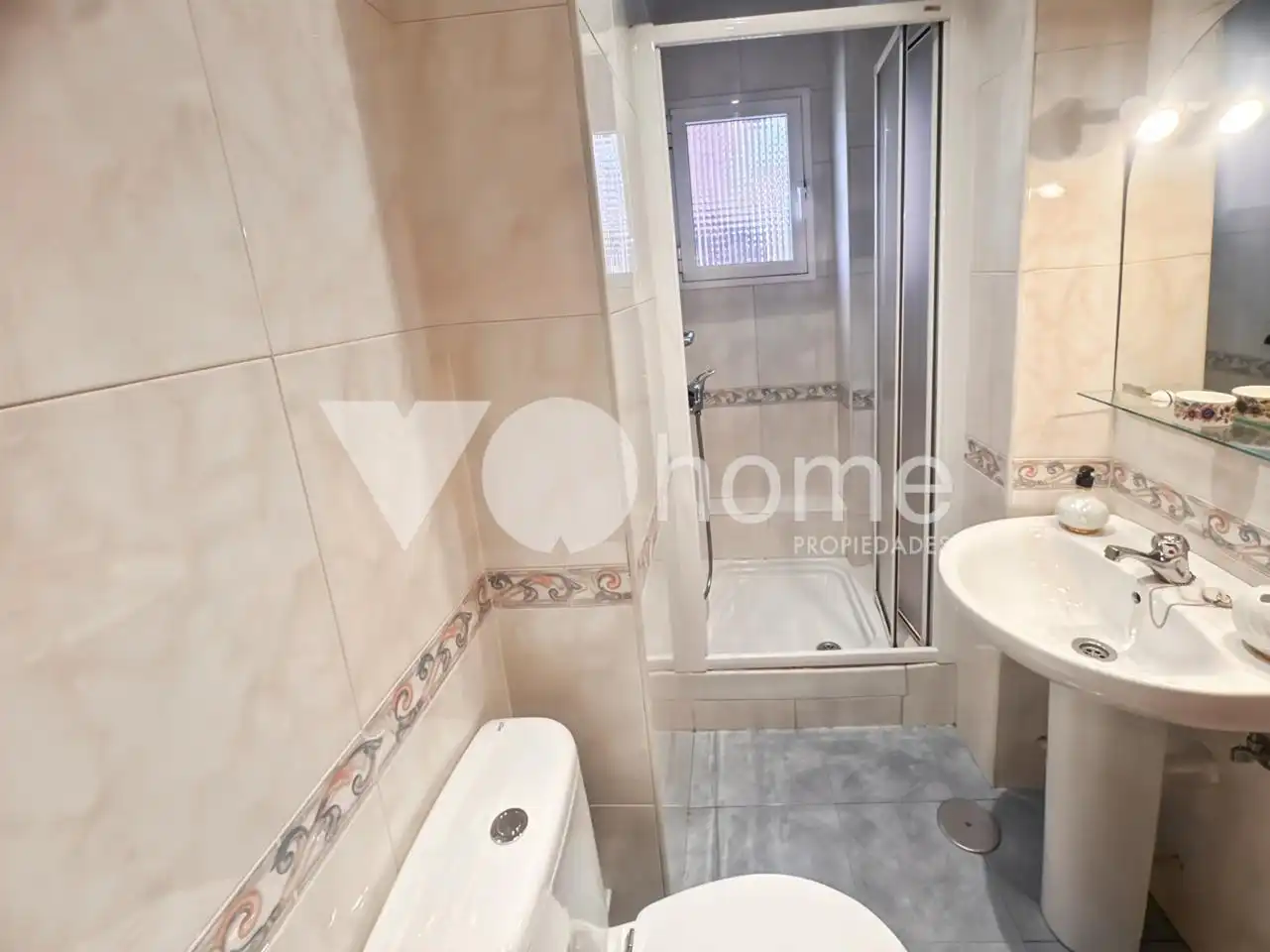 Baño de Piso en venta en Madrid con Calefacción y Terraza
