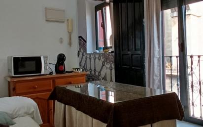 Cuina de Apartament de lloguer en  Sevilla Capital amb Aire condicionat, Moblat i Rentadora