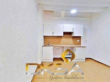 Casa amb balcó en venda a Calle JUAN BARCELO