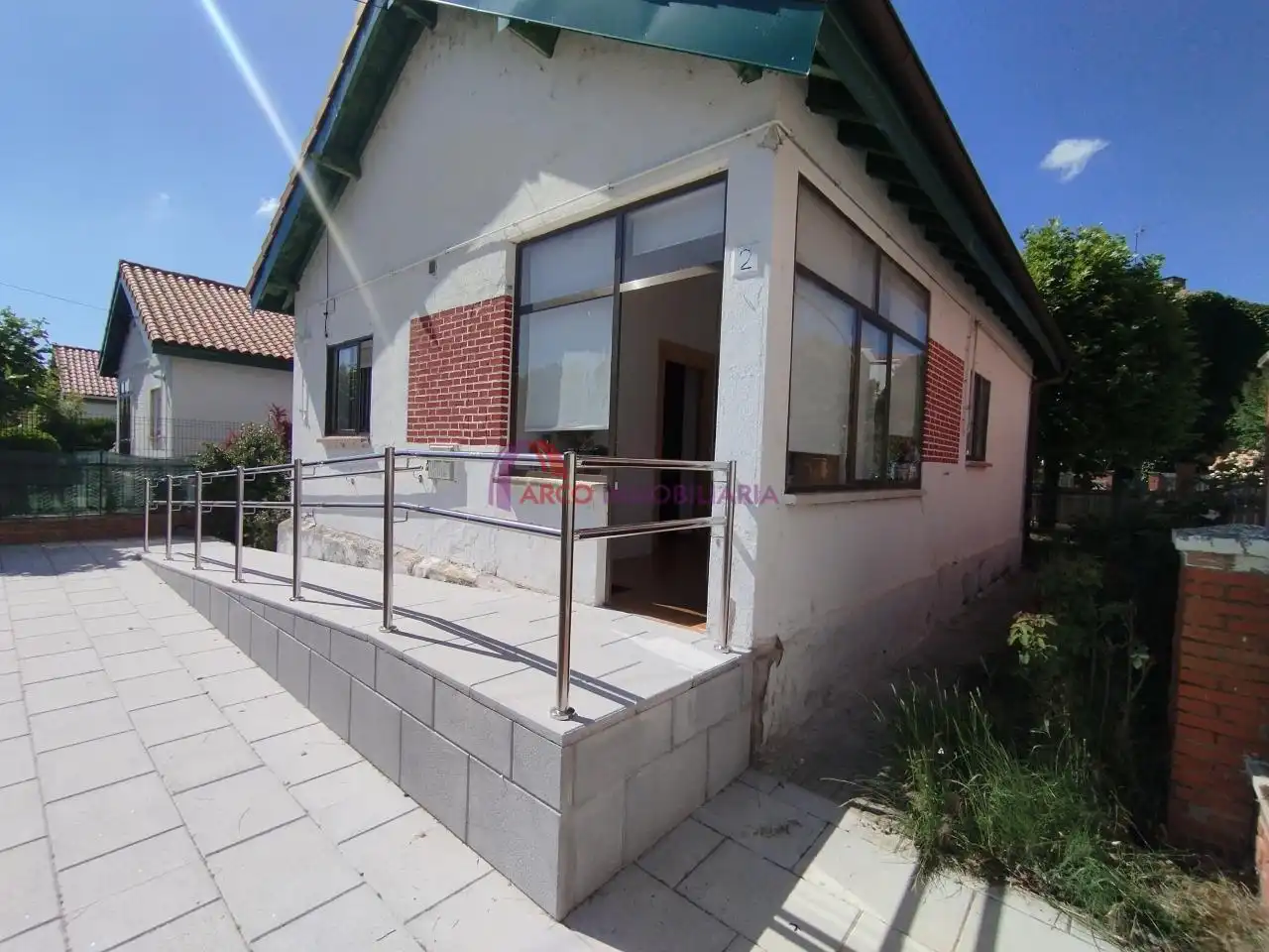 Vista exterior de Casa o xalet de lloguer en Burgos amb Calefacció, Jardí privat i Moblat