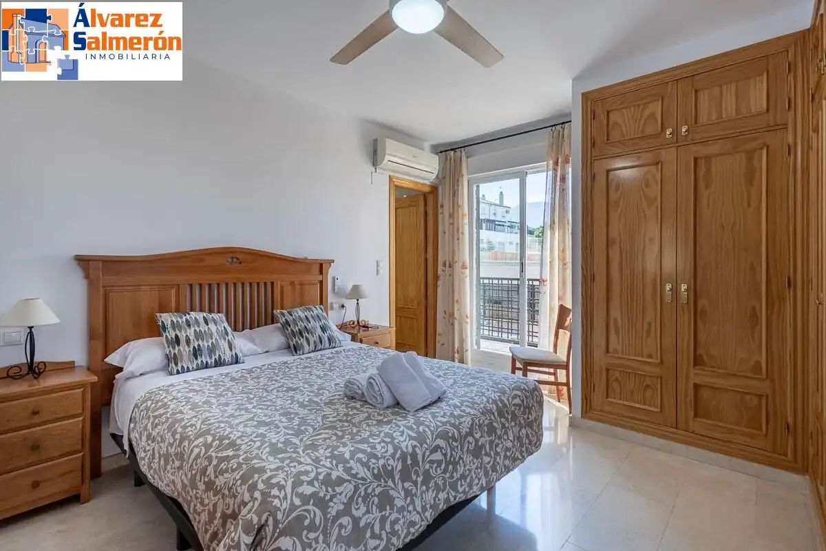 Habitación de Casa o chalet en venta en Huétor Vega con Terraza, Piscina y Balcón