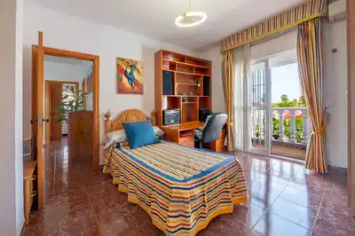 Habitación de Casa o chalet en venta en Torremolinos con Aire acondicionado, Calefacción y Jardín privado