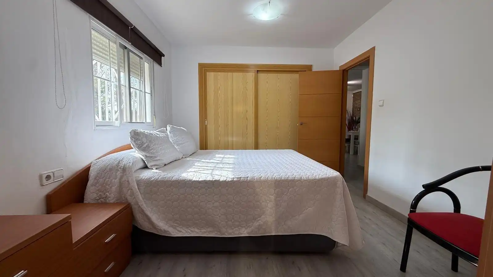 Dormitori de Casa o xalet en venda en Chiva amb Aire condicionat, Calefacció i Jardí privat