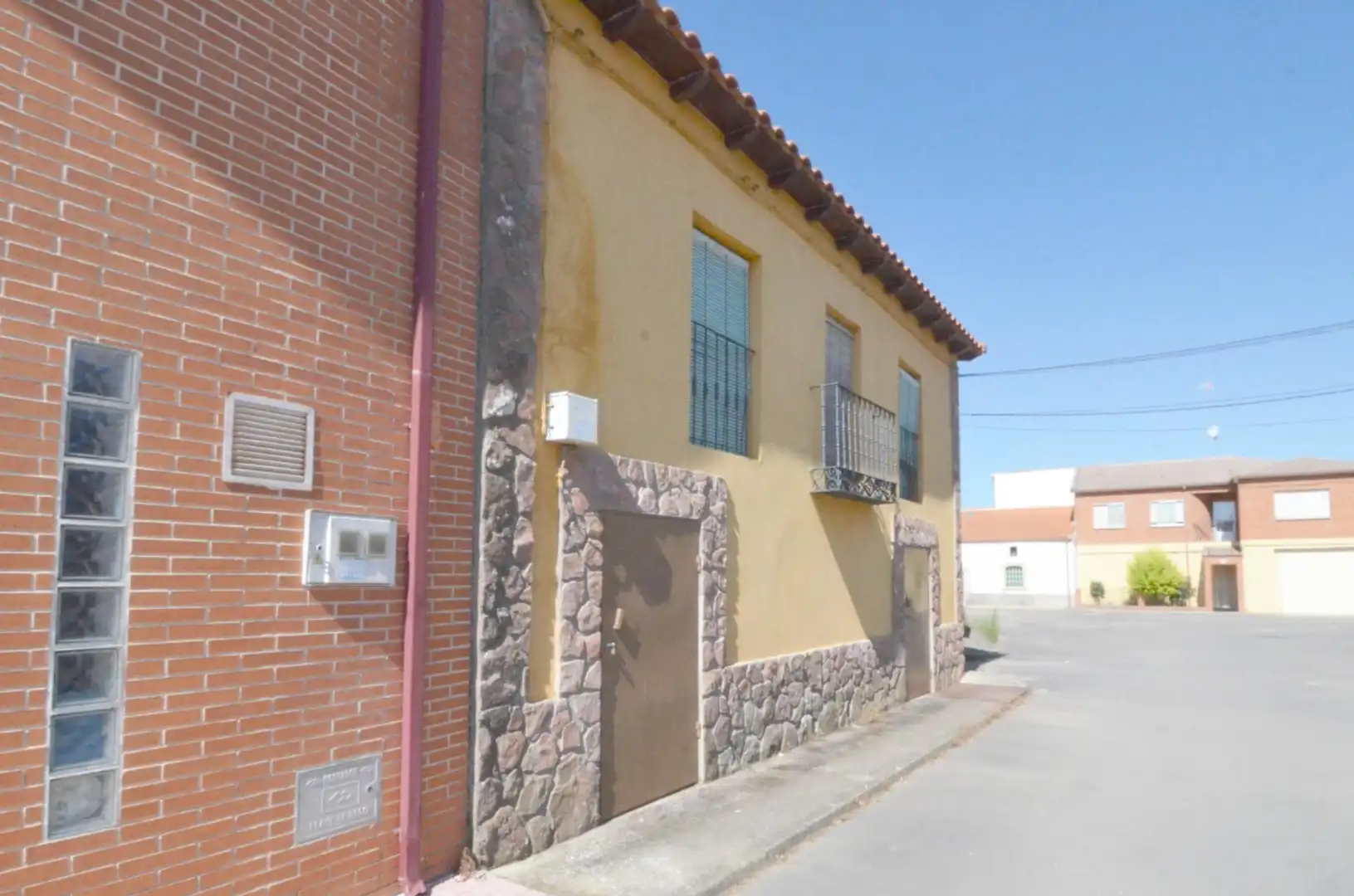 Außenansicht von Country house zum Verkauf in Calzada de Valdunciel