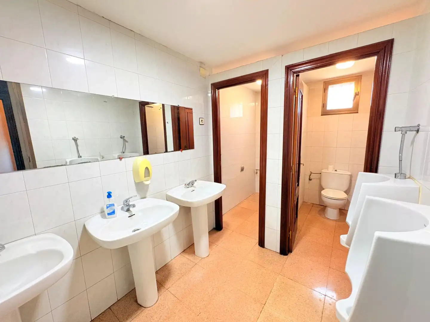 Badezimmer von Gebäude zum Verkauf in Carracedelo