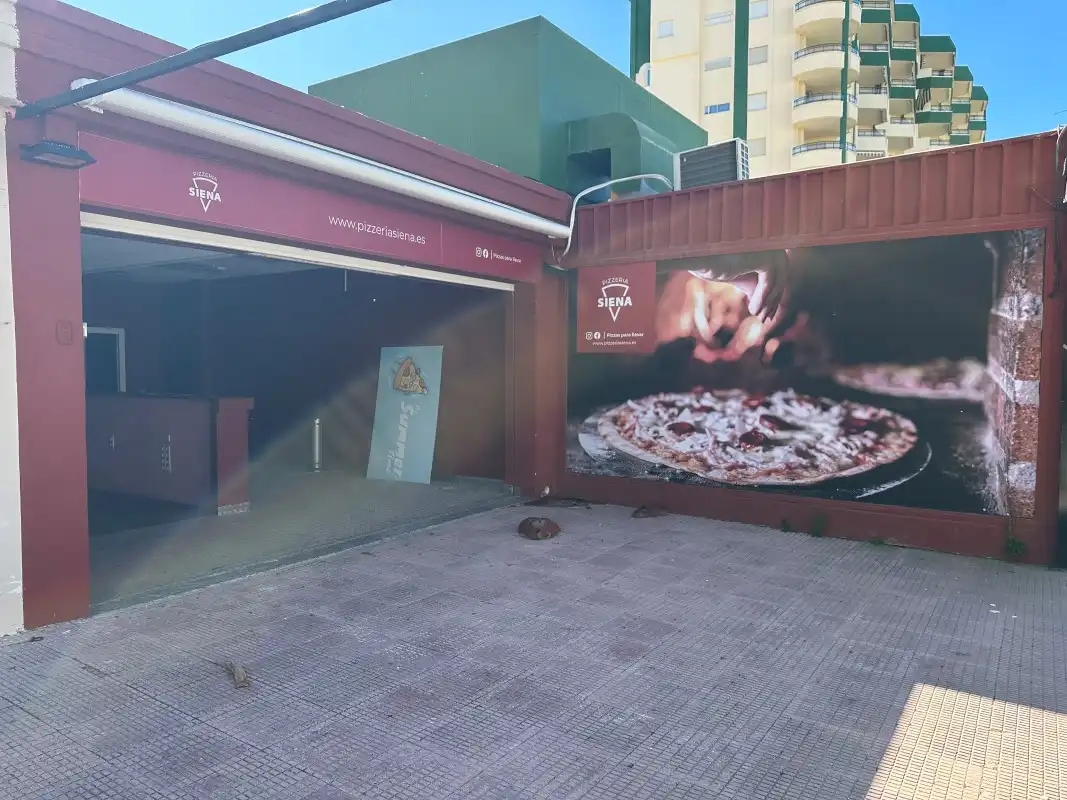 Local de alquiler en Gandia con Terraza y Alarma
