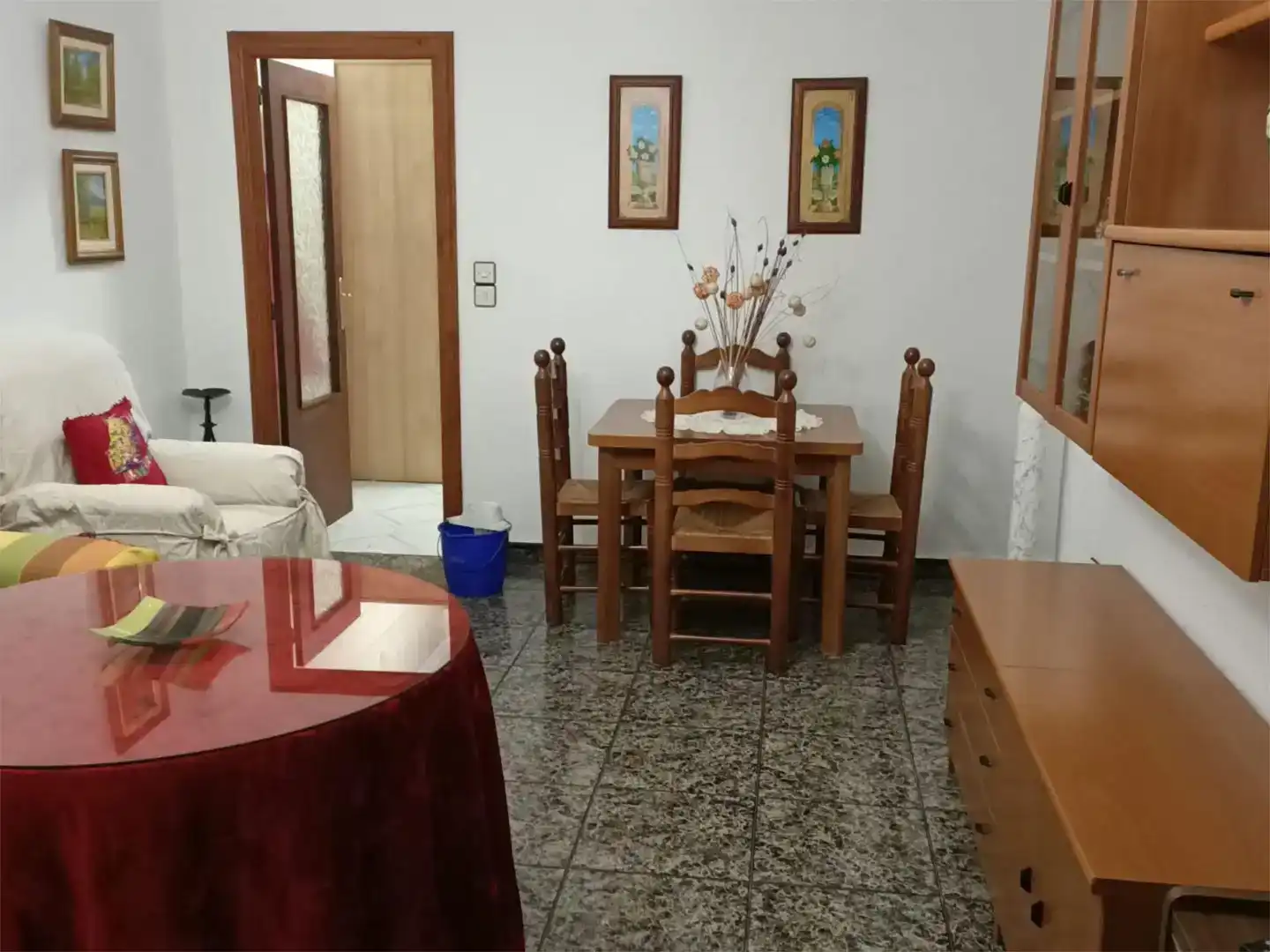 Sala d'estar de Casa adosada en venda en Hellín