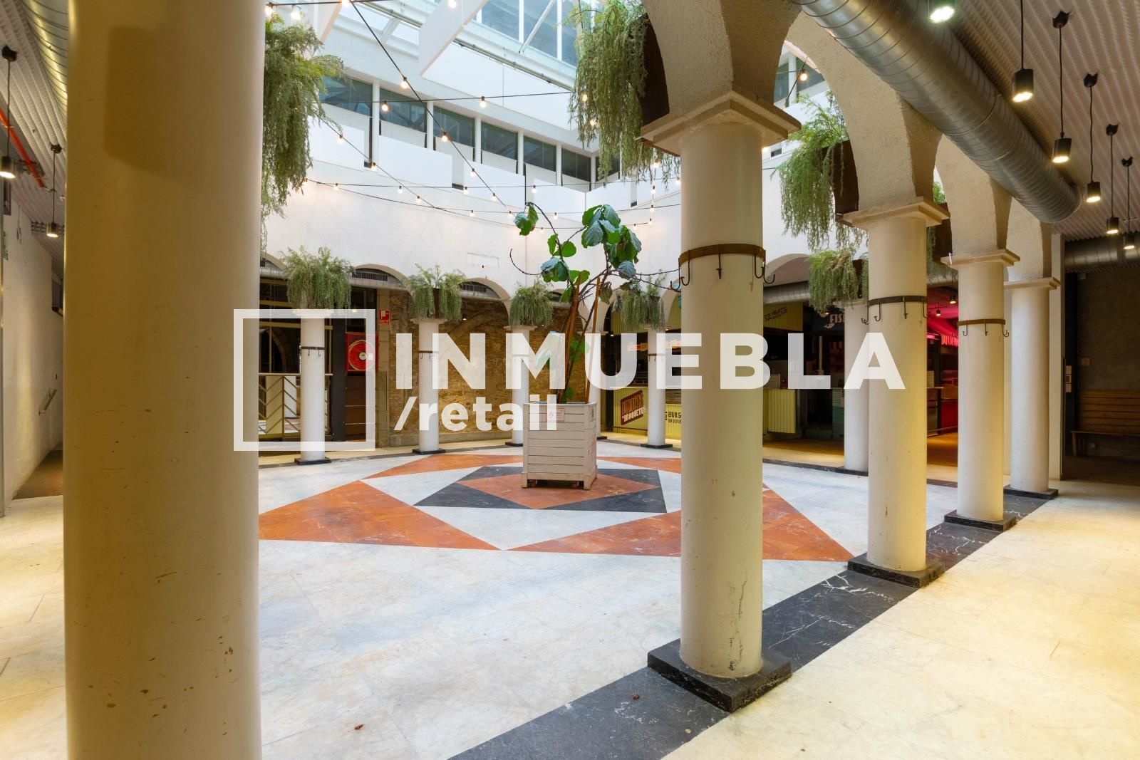 Exterior view of Premises to rent in  Barcelona Capital  with Air Conditioner and Alarm